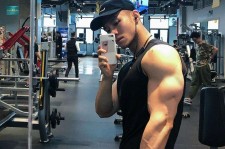 绵阳肌肉男模(肌肉男模拟器)
