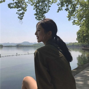 绵阳私人伴游网带你看到天际，白色盐湖无际，蓝色天空无边
