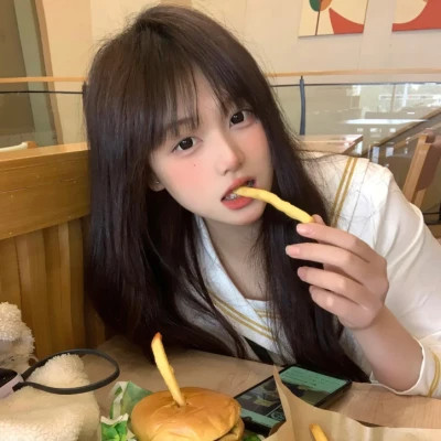 绵阳伴游女生李欣怡的资料